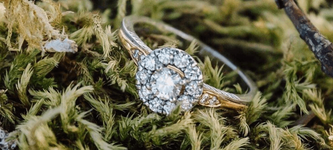 Do wedding and engagement rings have to be the same metal? - Lebrusan Studio