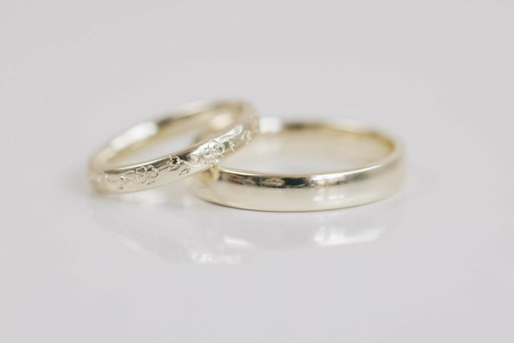 Natural White Gold Wedding Band with Floral Engraving
