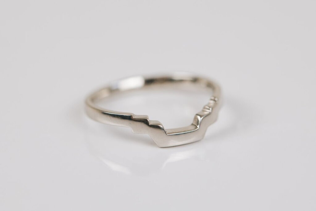 Deco Fitted Wedding Band